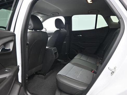 Used 2025 Chevrolet Trax LT w/ LT Convenience Package FWD image 27