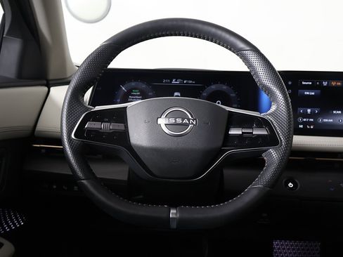 Used 2024 Nissan Ariya AWD image 34