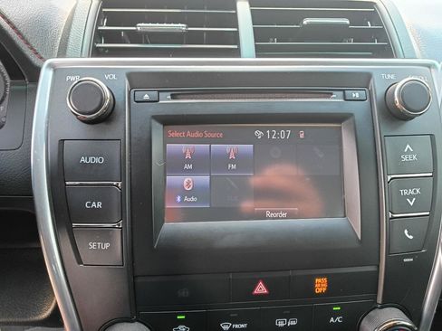 Used 2016 Toyota Camry SE image 13