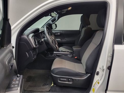 Used 2023 Toyota Tacoma TRD Off-Road image 5