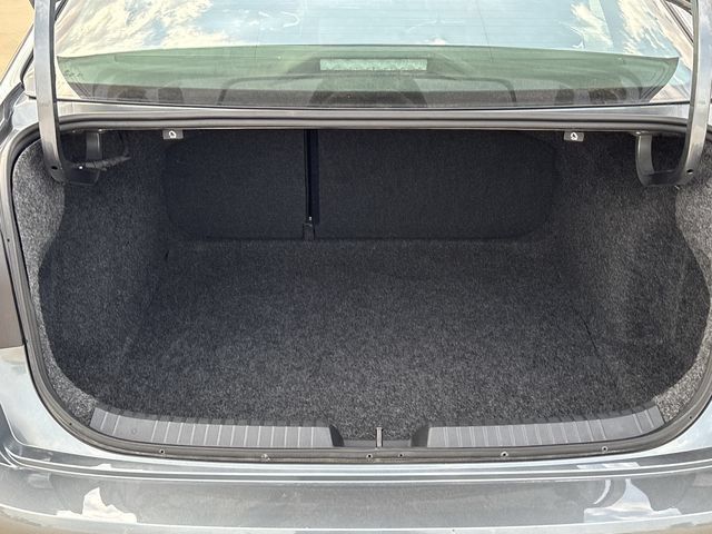 Used 2025 Volkswagen Jetta Sport FWD image 27