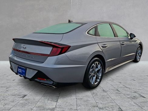 Certified 2023 Hyundai Sonata SEL w/ Preferred Accessory Package FWD image 4