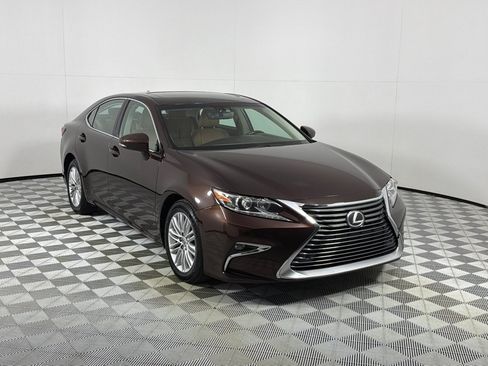 Used 2016 Lexus ES 350 w/ Premium Package w/Wood Trim FWD image 3