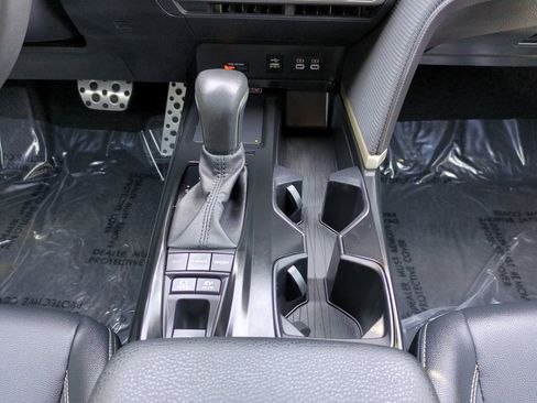 Used 2025 Toyota Camry SE FWD image 18