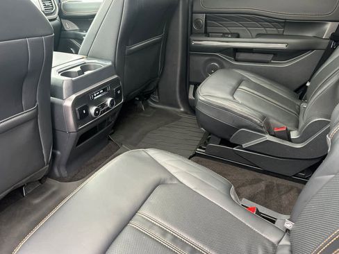 Certified 2023 Ford Expedition Platinum image 4