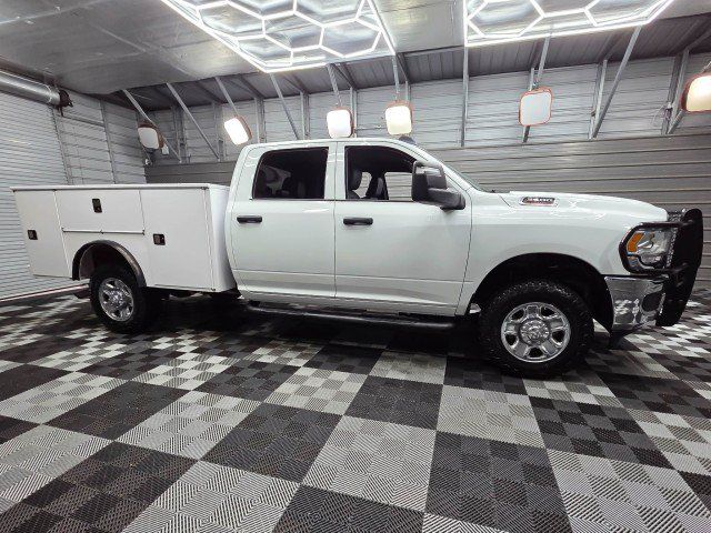 Used 2024 RAM 3500 Tradesman w/ Chrome Appearance Group AWD/4WD image 10