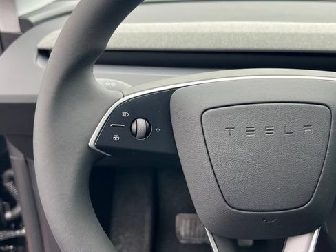Used 2026 Tesla Model Y 2WD image 20