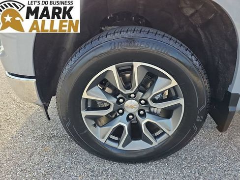 Used 2024 Chevrolet Silverado 1500 LT AWD/4WD image 33