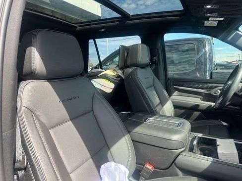 Used 2024 GMC Yukon Denali w/ Advanced Technology Package image 25