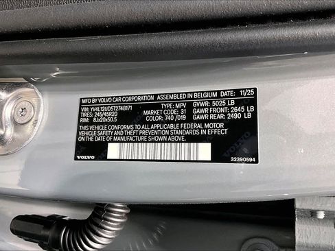 New 2026 Volvo XC40 B5 Ultra w/ Protection Package Premier AWD/4WD image 12
