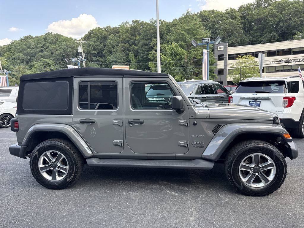 Used 2021 Jeep Wrangler Unlimited Sahara AWD/4WD image 3