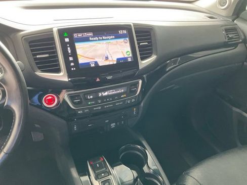 Used 2016 Honda Pilot Touring image 14