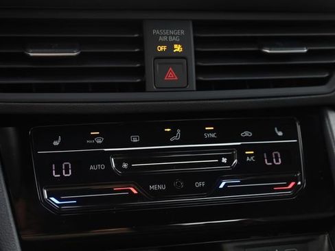 Used 2025 Volkswagen Jetta Sport image 19