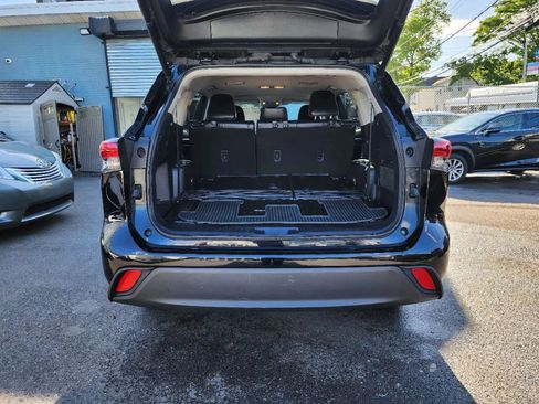 Used 2022 Toyota Highlander XLE image 22