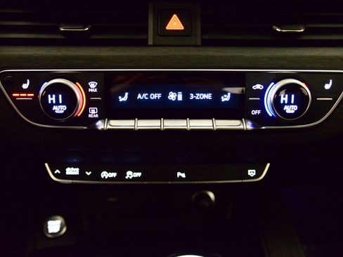 Used 2022 Audi A5 2.0T Premium image 26