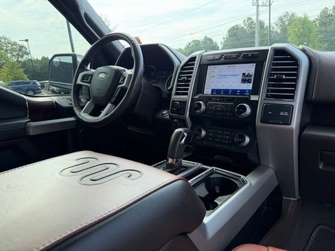 Used 2019 Ford F150 King Ranch w/ Equipment Group 601A Luxury AWD/4WD image 17