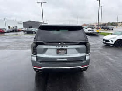 Used 2025 Chevrolet Tahoe High Country AWD/4WD image 6