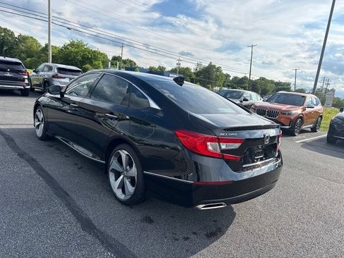 Used 2020 Honda Accord Touring image 5