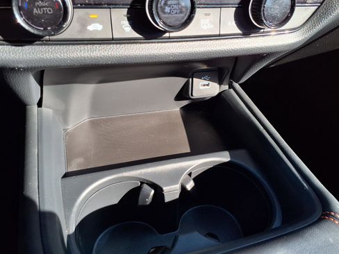 Certified 2025 Honda HR-V Sport image 8