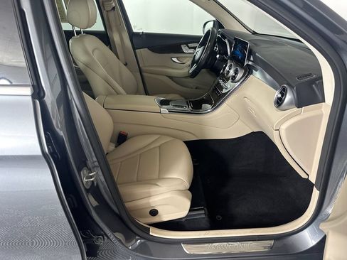 Used 2021 Mercedes-Benz GLC 300 image 14