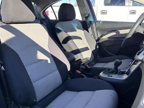 Used 2016 Chevrolet Cruze LS image 39
