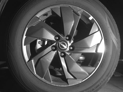 Used 2025 Nissan Rogue SV image 12