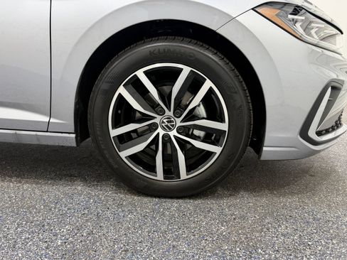 Used 2026 Volkswagen Jetta SE FWD image 14