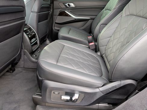 Used 2024 BMW X7 xDrive40i w/ Premium Package AWD/4WD image 40
