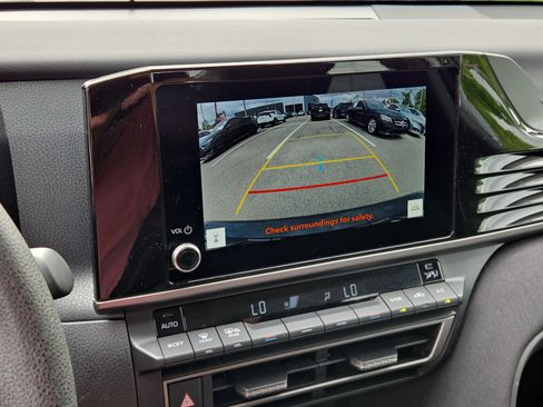 Used 2025 Toyota Camry LE image 23