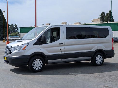 Used 2017 Ford Transit 150 XLT RWD image 4