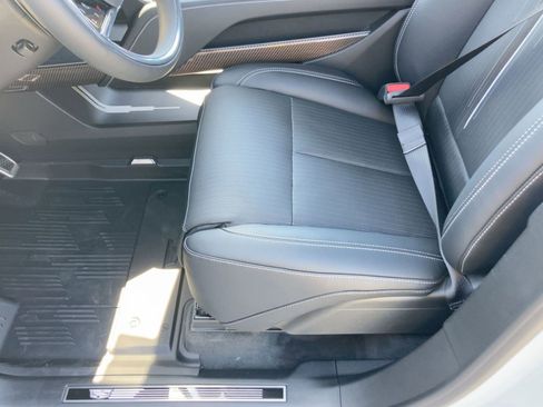 New 2026 Cadillac Vistiq Luxury w/ LPO, Floor Liner Package image 12