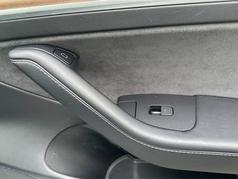 Used 2023 Tesla Model 3 Standard Range image 19