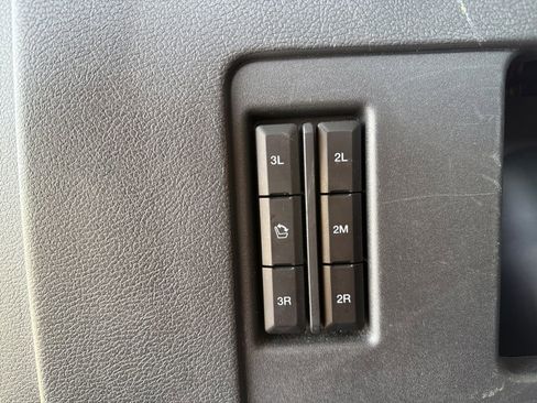 Used 2024 Ford Expedition Max XLT image 27