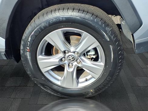 Used 2024 Toyota RAV4 XLE w/ Convenience Package FWD image 11