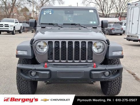 Used 2024 Jeep Wrangler Sport S image 3