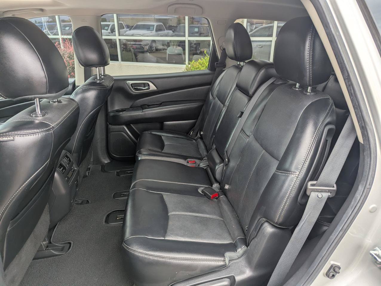 Used 2015 Nissan Pathfinder Platinum w/ Cargo Package FWD image 30