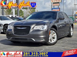 Used 2023 Chrysler 300 Touring video 1