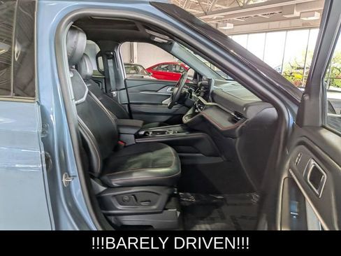 Used 2025 Ford Explorer ST image 24