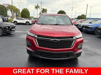 Used 2023 Chevrolet Traverse LT FWD video 2