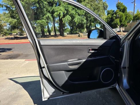 Used 2006 MAZDA MAZDA3 s Touring FWD image 5