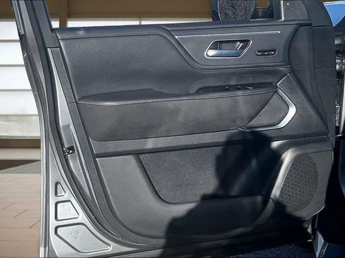 Certified 2025 INFINITI QX80 Sensory image 23