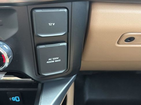 Used 2024 Ford F250 Lariat w/ Sport Appearance Package image 25