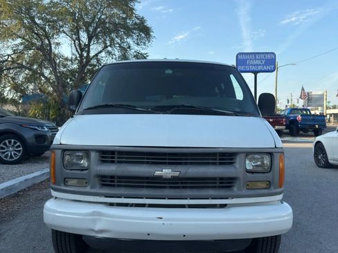 Used 2002 Chevrolet Express 3500 Extended Passenger image 3