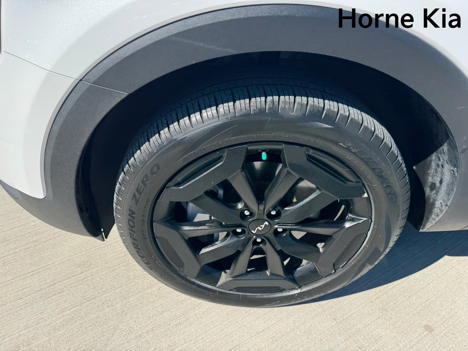 Certified 2024 Kia Telluride S w/ S Sunroof Package AWD/4WD image 8