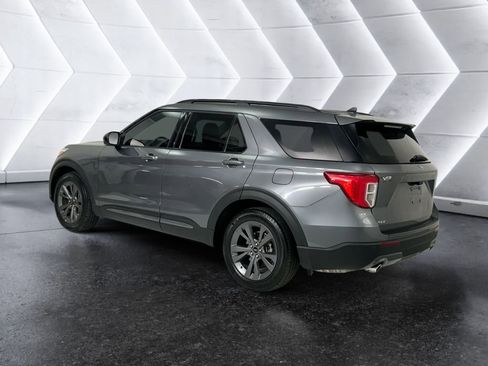 Used 2023 Ford Explorer XLT w/ Equipment Group 202A image 6
