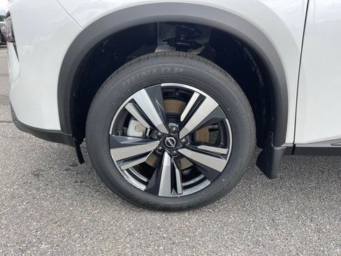 New 2025 Nissan Rogue SL w/ Tech Package image 9