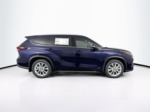 New 2026 Toyota Highlander Limited image 11
