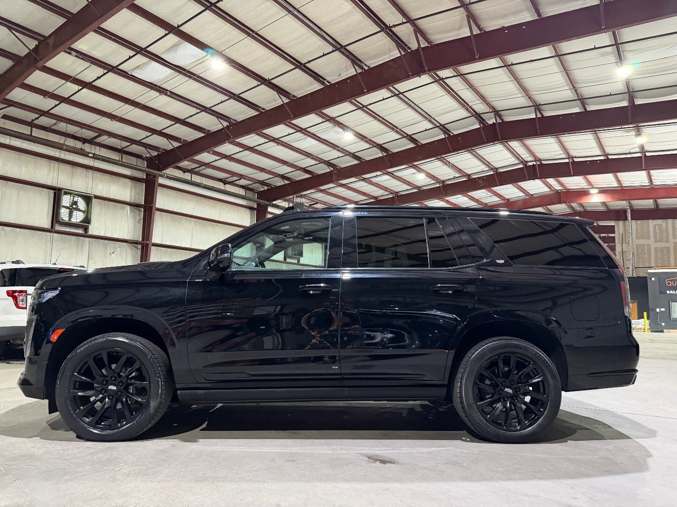 Used 2022 Cadillac Escalade Sport Platinum w/ LPO, ONYX Package AWD/4WD image 8