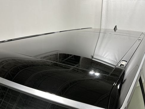 Used 2024 Rivian R1S Adventure AWD/4WD image 13