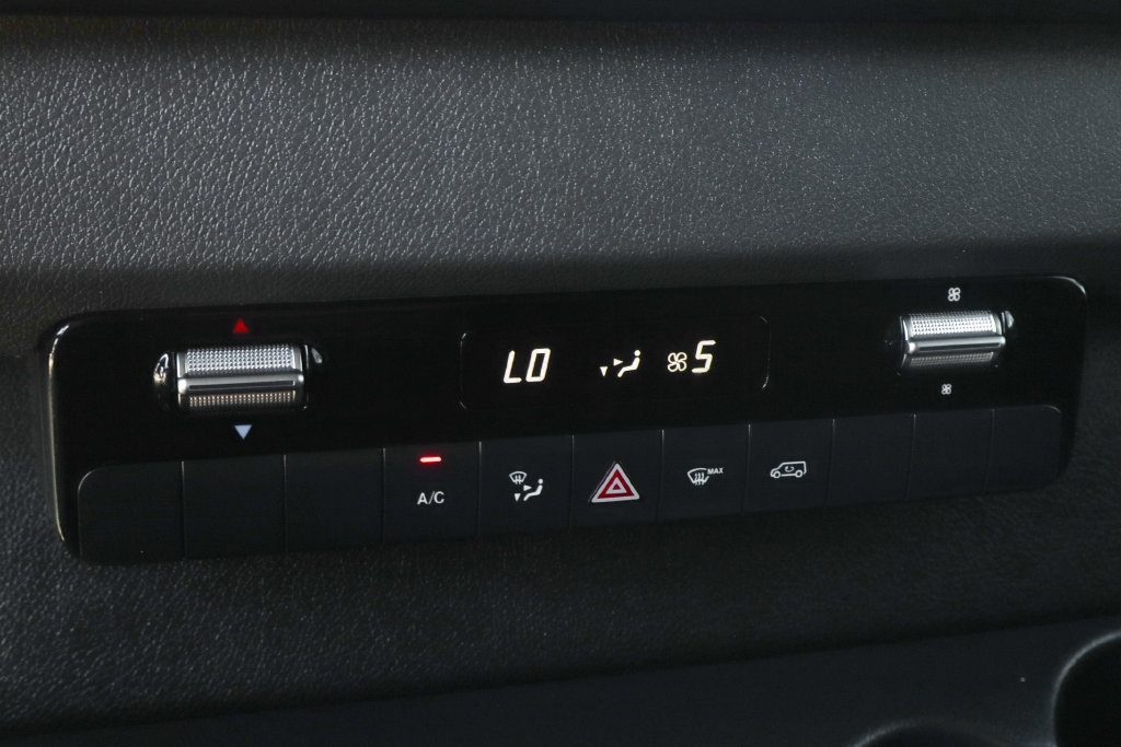 Used 2025 Mercedes-Benz Sprinter 2500 image 21
